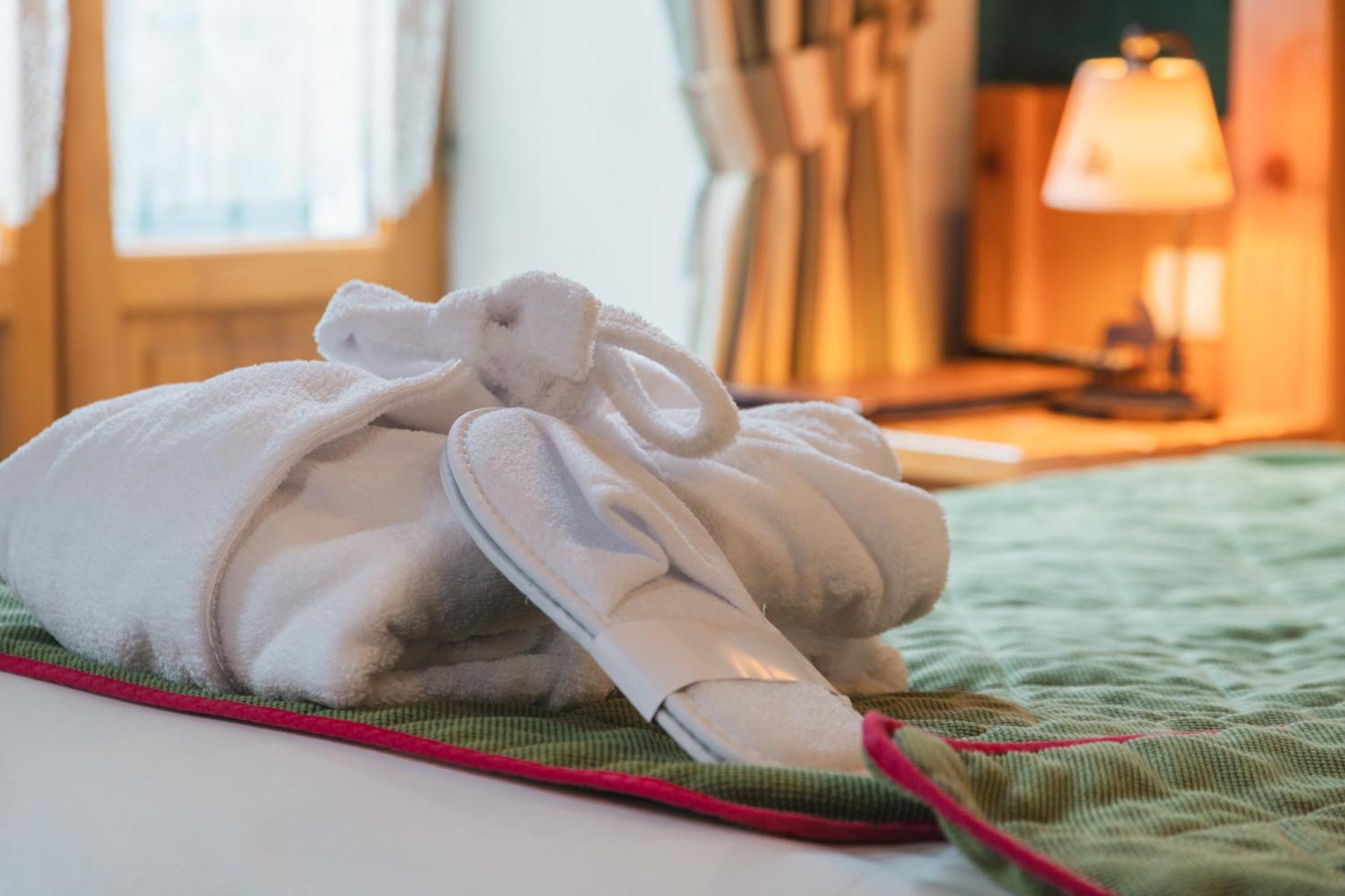 Hotel Le Bois Joli Cauterets Eksteriør billede